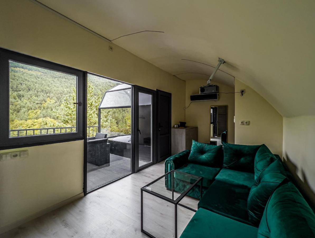 Glamping Georgia Krikhi Hotel Ambrolauri Bagian luar foto