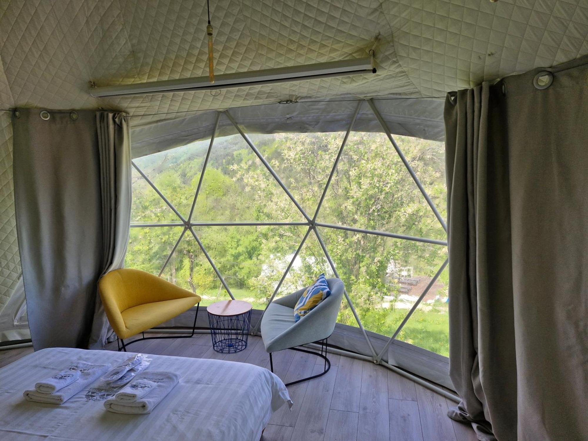 Glamping Georgia Krikhi Hotel Ambrolauri Bagian luar foto