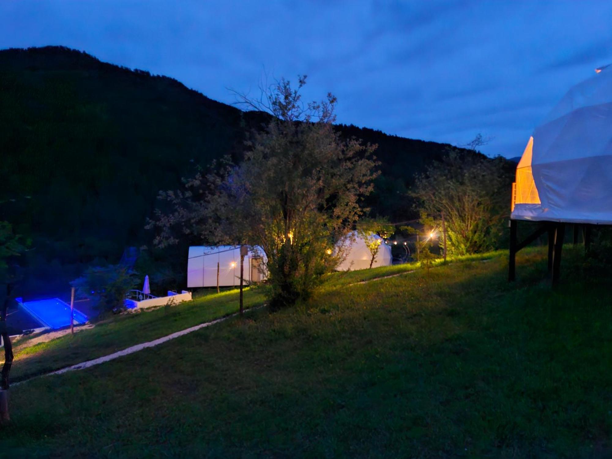 Glamping Georgia Krikhi Hotel Ambrolauri Bagian luar foto