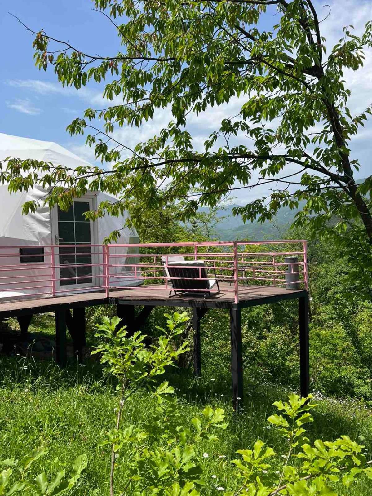 Glamping Georgia Krikhi Hotel Ambrolauri Bagian luar foto