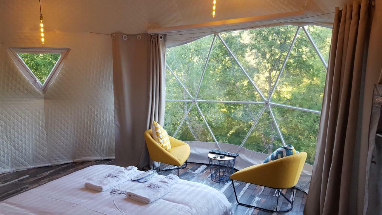 Glamping Georgia Krikhi Hotel Ambrolauri Bagian luar foto
