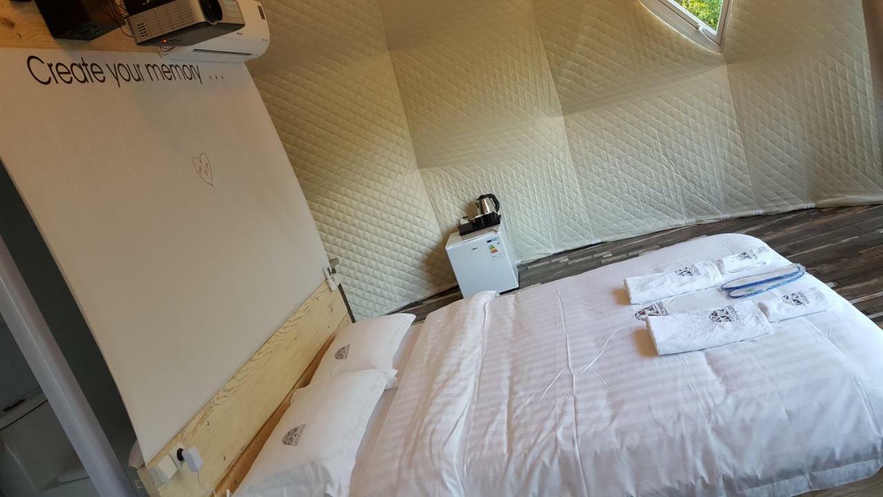 Glamping Georgia Krikhi Hotel Ambrolauri Bagian luar foto